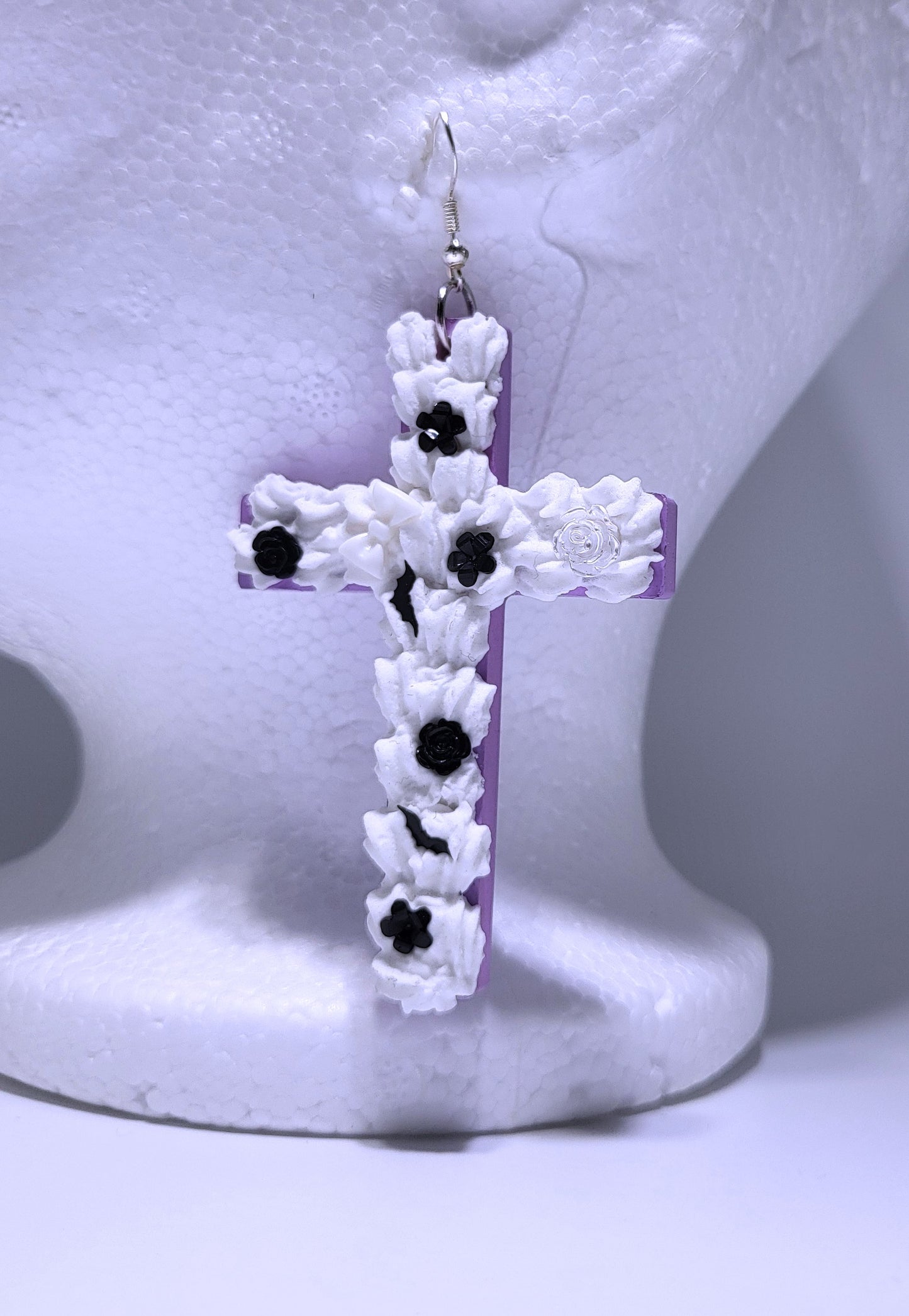 Decoden Cream Cross Earrings