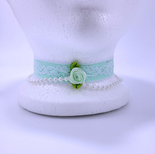 Pearl and Rose Victorian Style Lace Choker